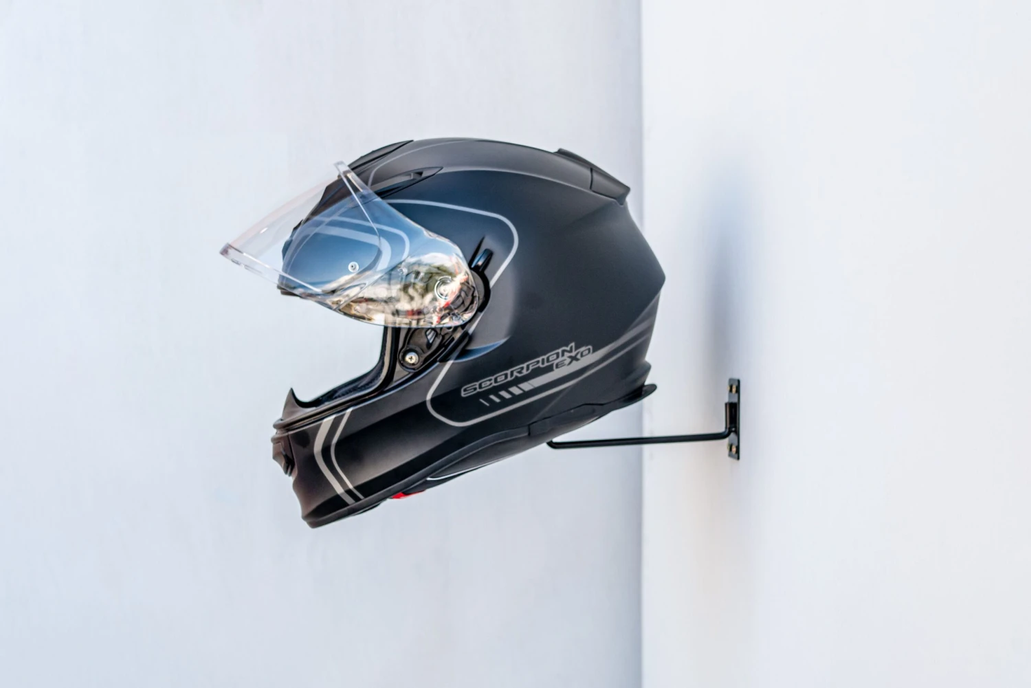 Helm Houder Muurstandaard MC Essentials 5 Helm Houder Muurstandaard MC Essentials - Afbeelding 3